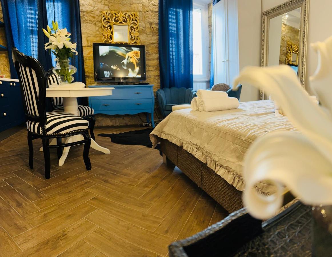 Apartment La Dolce In The Center With Private Parking