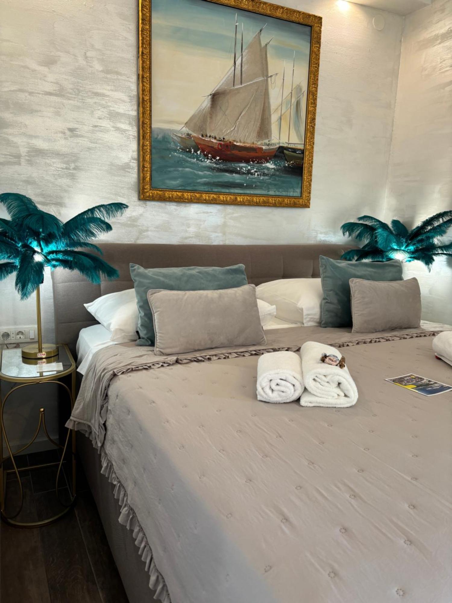 Apartment La Dolce In The Center With Private Parking